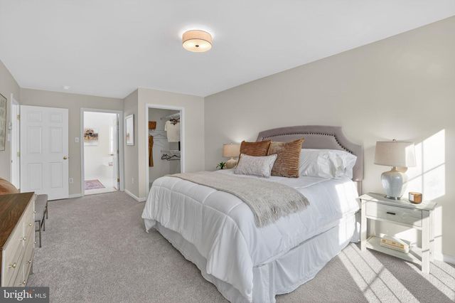 886 S YORK DR, Downingtown, PA 19335