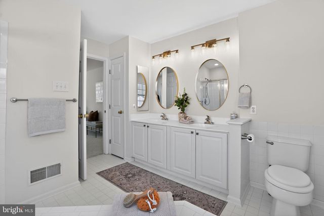 886 S YORK DR, Downingtown, PA 19335