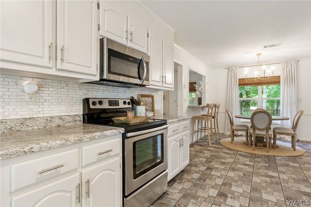 4223 2nd Ave E, Northport, AL 35473