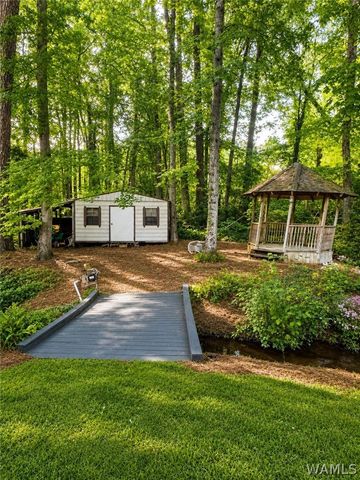 4223 2nd Ave E, Northport, AL 35473