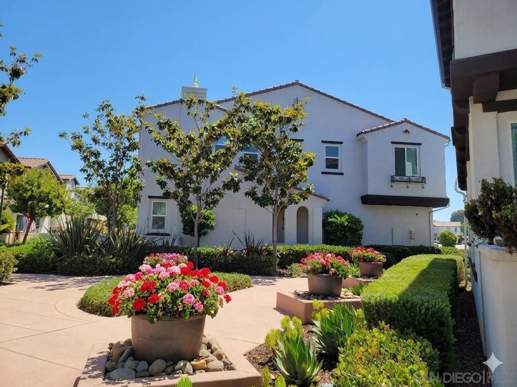 Image 2 of property listing at 4134 Vela Way, Oceanside, CA 92057
