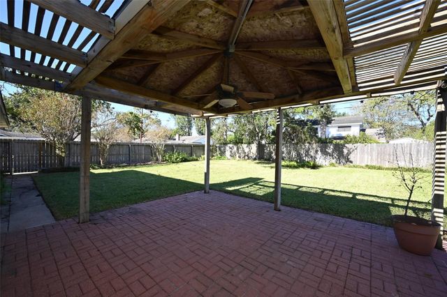 9238 Stroud Drive, Houston, TX 77036