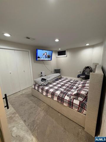 71 Wingra Avenue, Rutherford, NJ 07070