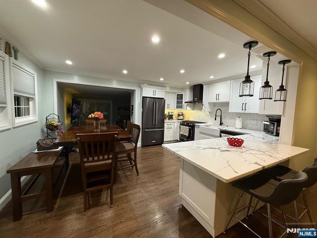 71 Wingra Avenue, Rutherford, NJ 07070