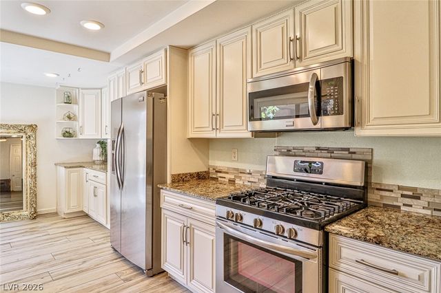 2430 Pickwick Drive, Henderson, NV 89014