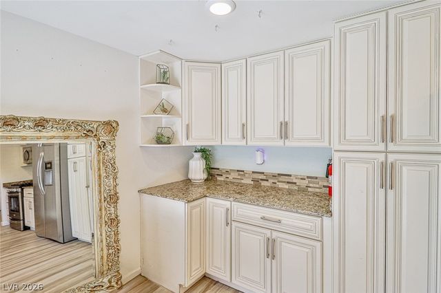 2430 Pickwick Drive, Henderson, NV 89014