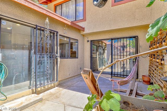 2430 Pickwick Drive, Henderson, NV 89014