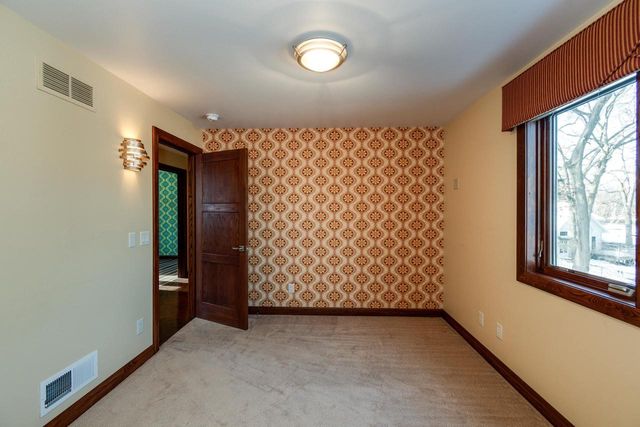 2829 Sylvan Avenue, Madison, WI 53705