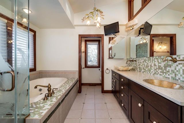 2829 Sylvan Avenue, Madison, WI 53705