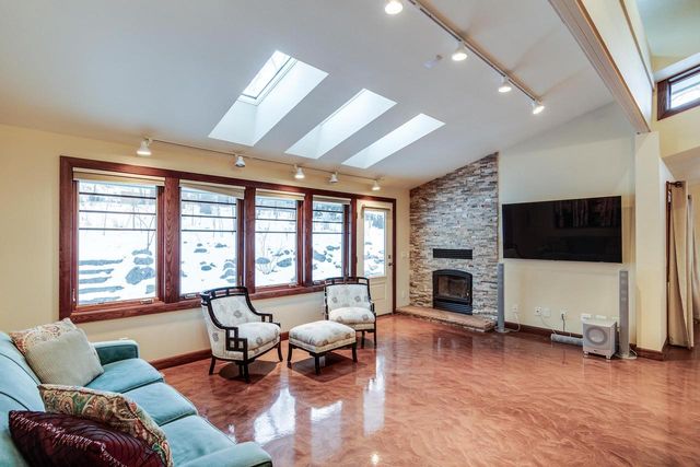 2829 Sylvan Avenue, Madison, WI 53705