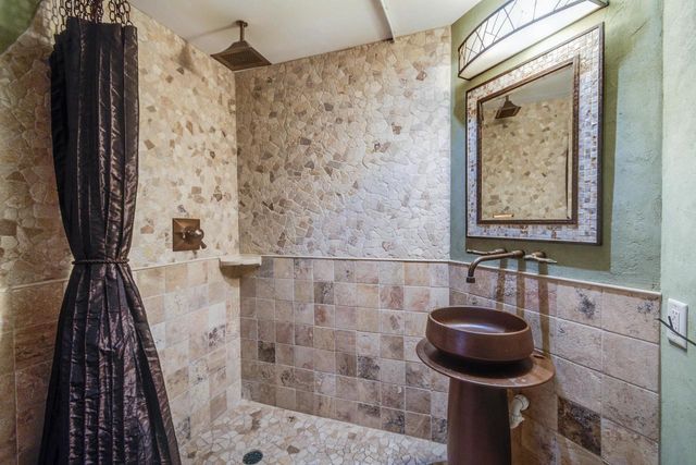 2829 Sylvan Avenue, Madison, WI 53705