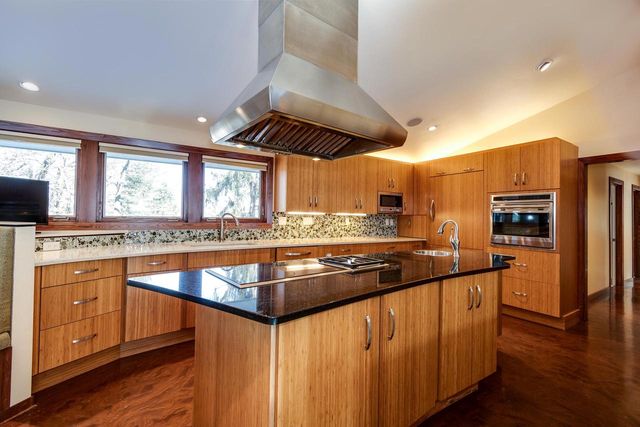 2829 Sylvan Avenue, Madison, WI 53705