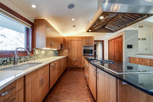 2829 Sylvan Avenue, Madison, WI 53705