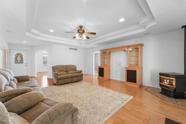 1977 Graham Clark Drive, Hollister, MO 65672