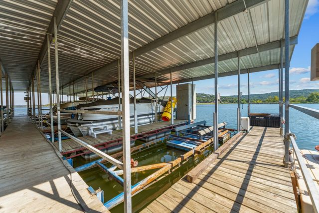 1977 Graham Clark Drive, Hollister, MO 65672