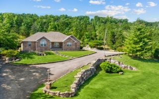 1977 Graham Clark Drive, Hollister, MO 65672