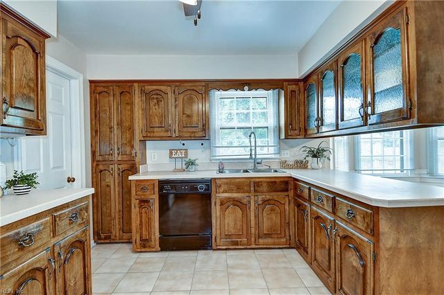 4505 Firview CT, Virginia Beach, VA 23462