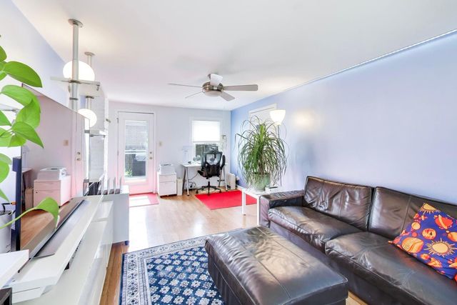 1609 W Brown Street, Arlington Heights, IL 60004