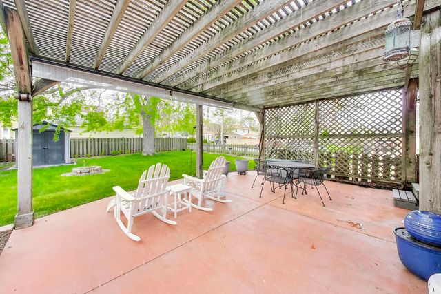 1609 W Brown Street, Arlington Heights, IL 60004