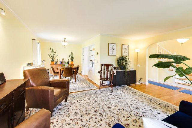 1609 W Brown Street, Arlington Heights, IL 60004