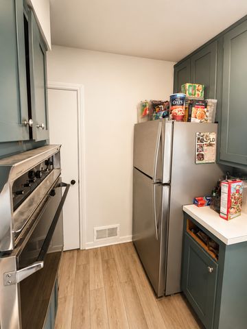 1203 S 17th Avenue, Maywood, IL 60153