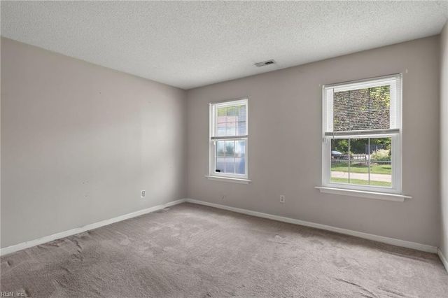 246 Gate House RD, Newport News, VA 23608