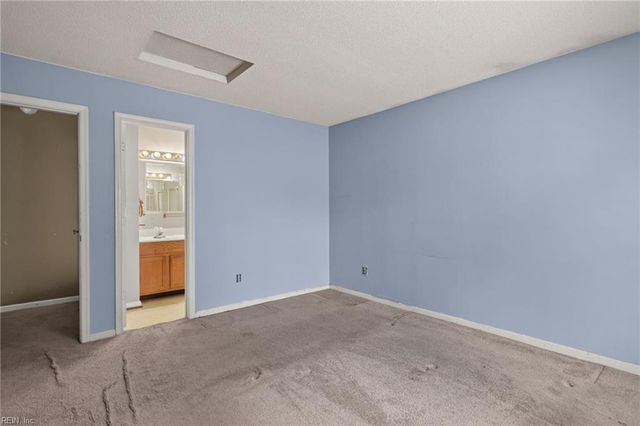 246 Gate House RD, Newport News, VA 23608