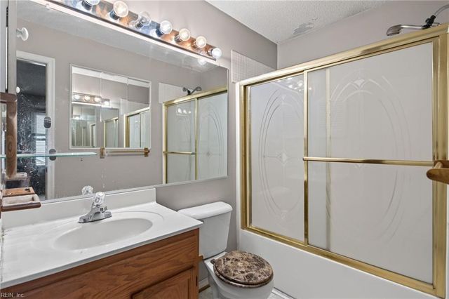 246 Gate House RD, Newport News, VA 23608