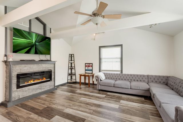 656 S 4th Street, Chesterton, IN 46304