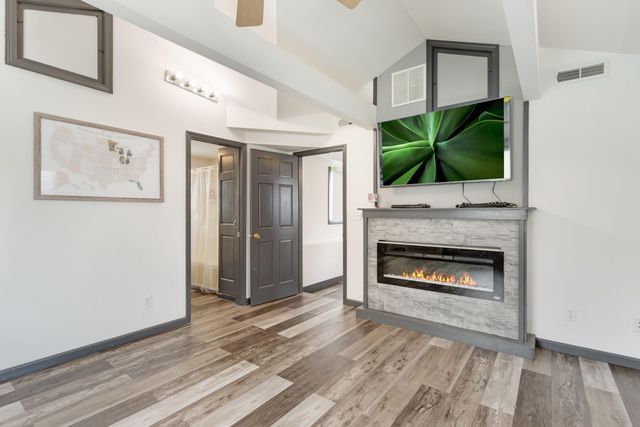 656 S 4th Street, Chesterton, IN 46304