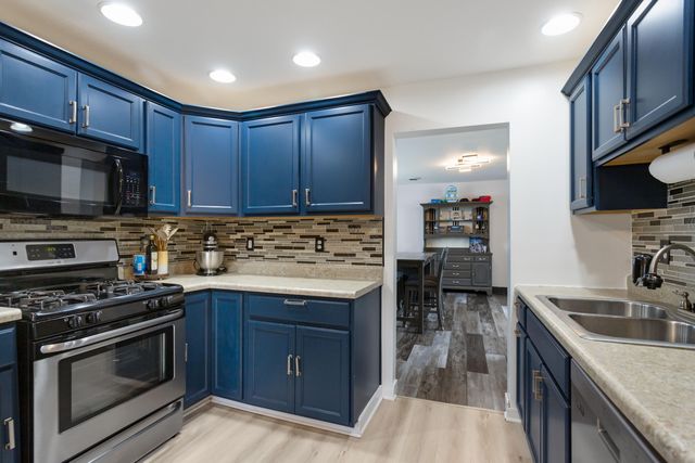 656 S 4th Street, Chesterton, IN 46304