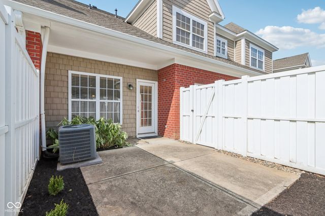 1355 Middlebury Drive, Westfield, IN 46074