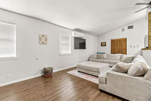 905 NW Ave. L, Andrews, TX 79714