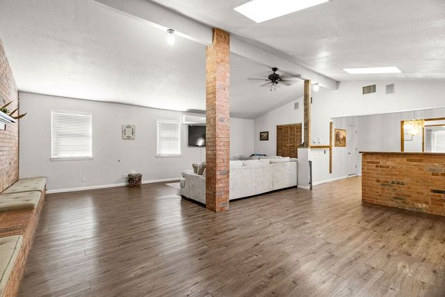 905 NW Ave. L, Andrews, TX 79714