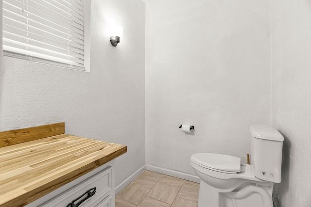 905 NW Ave. L, Andrews, TX 79714