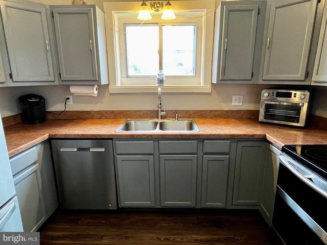 12 S LAUREL STREET, Millville, NJ 08332