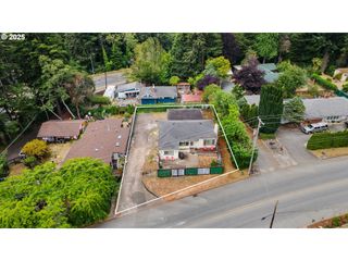 1537 WOODLAND Dr, Coos Bay, OR 97420