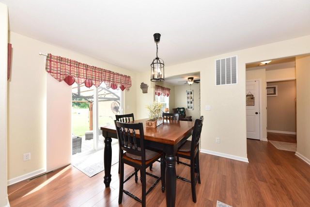 N8001 Woodland COURT, Ixonia, WI 53036