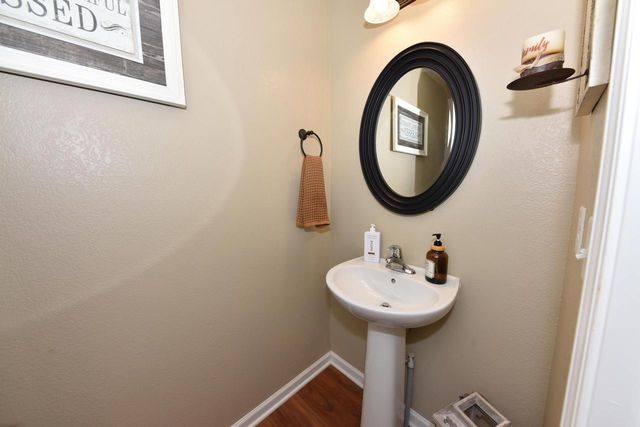 N8001 Woodland COURT, Ixonia, WI 53036