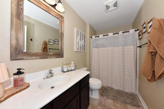 N8001 Woodland COURT, Ixonia, WI 53036