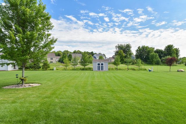 N8001 Woodland COURT, Ixonia, WI 53036