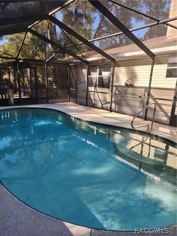 7346 W Dunklin Street, Dunnellon, FL 34433