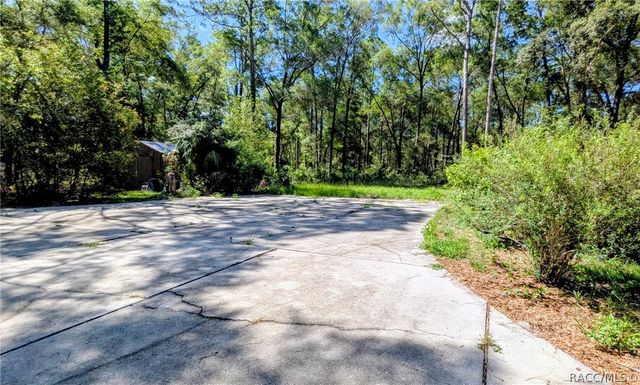 7346 W Dunklin Street, Dunnellon, FL 34433