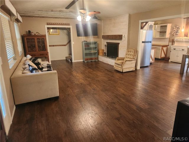 7346 W Dunklin Street, Dunnellon, FL 34433