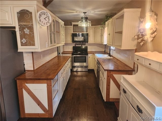 7346 W Dunklin Street, Dunnellon, FL 34433
