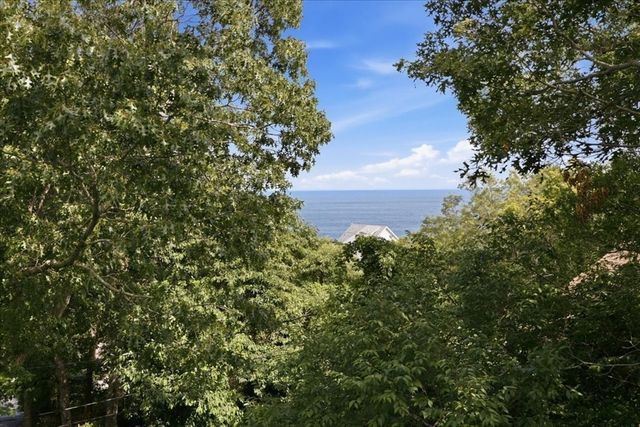 83 Hillside Dr, Plymouth, MA 02360