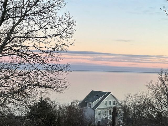 83 Hillside Dr, Plymouth, MA 02360
