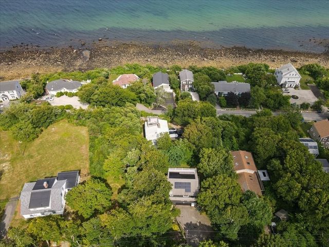 83 Hillside Dr, Plymouth, MA 02360