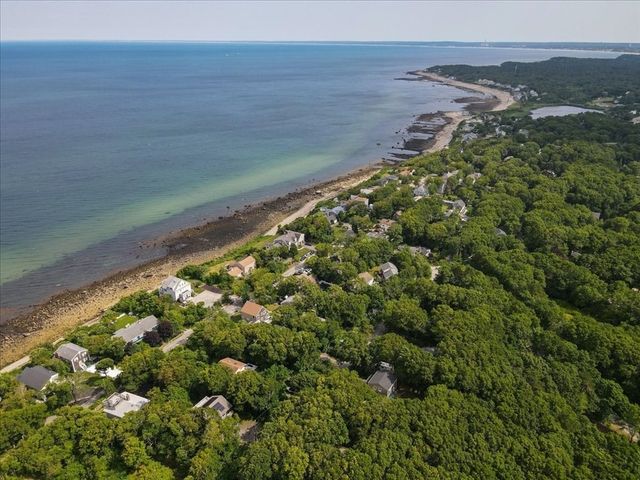 83 Hillside Dr, Plymouth, MA 02360