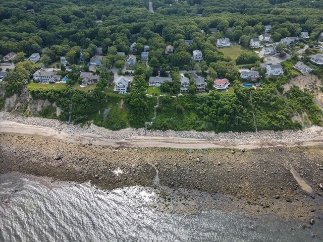 83 Hillside Dr, Plymouth, MA 02360